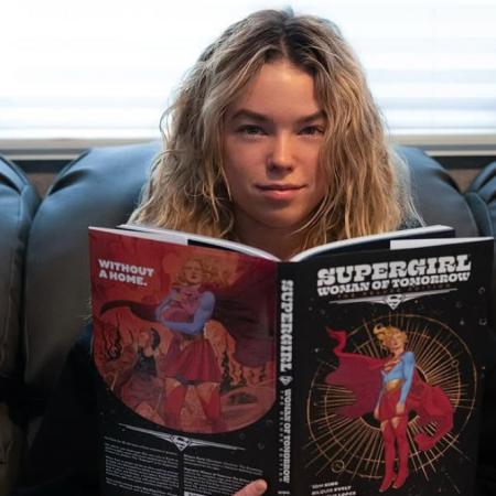 Danann no entendió a Supergirl: ¿por qué la crítica tradicional extraña las estatuas de bronce?