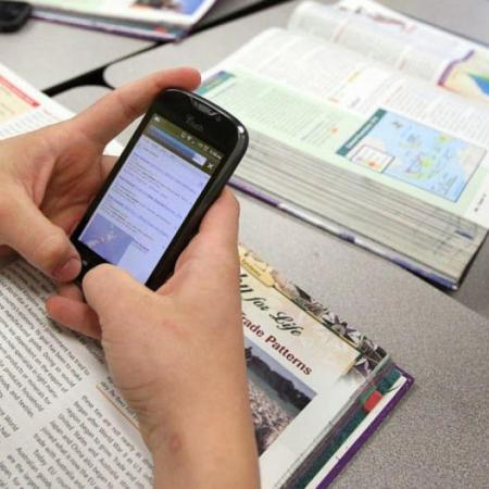 Celulares en las escuelas: cuáles son las provincias que avanzan en su regulación