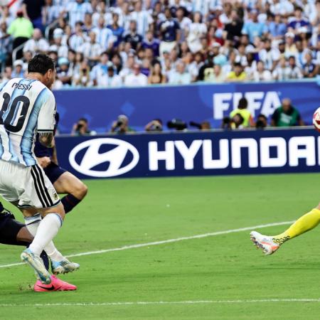 Argentina sufrió ante Cabo Verde pero pasó a octavos en una batalla épica