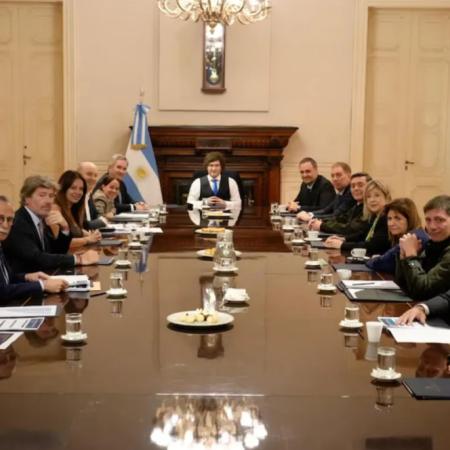 Diego Santilli encabeza la mesa política de Milei y reordena la estrategia en el Congreso