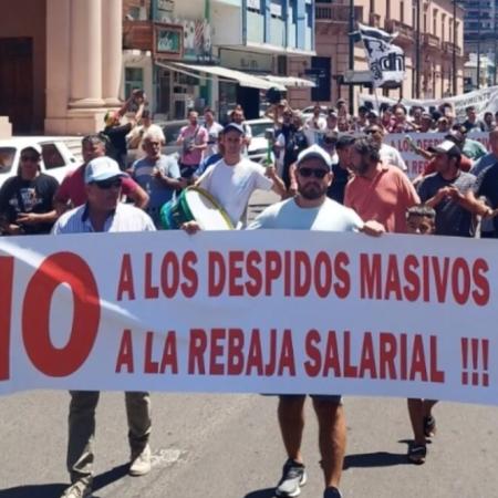 Alerta por Granja Tres Arroyos: UATRE y CGT exigen una intervención urgente del Gobierno