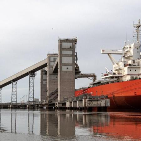 El paro de prácticos ya tiene costo: hasta USD 100.000 por barco y por día