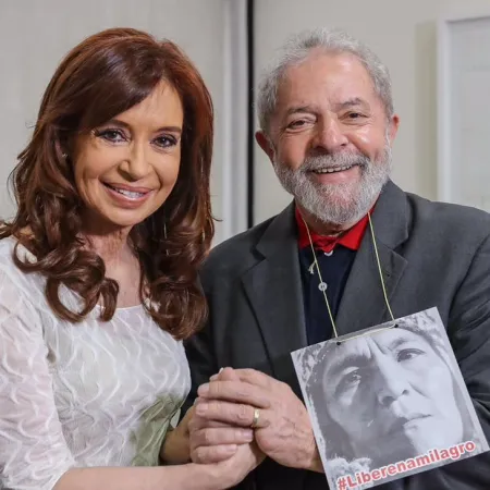 Cristina mira a Lula: dos candidaturas desde la prisión y una diferencia decisiva