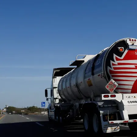 Pemex mejora su operación, pero la deuda sigue condicionando su recuperación