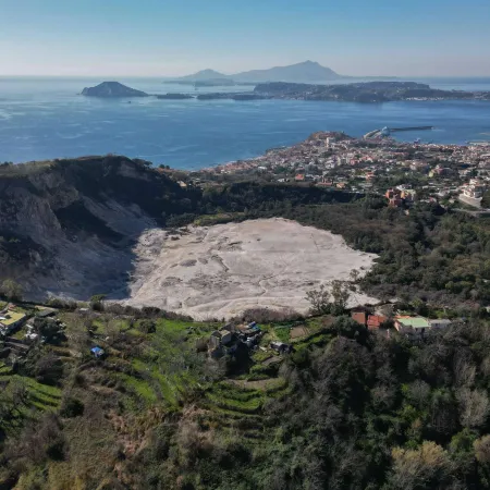 Italia: el sismo en los Campos Flégreos reavivó el temor a una erupción