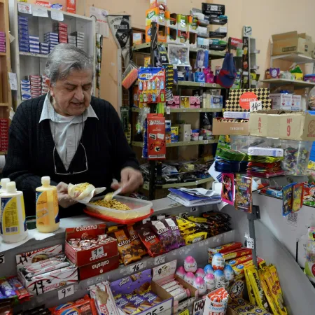 "Hoy el almuerzo es una empanada de $1.000 y una gaseosa": el drama que ven los kiosqueros
