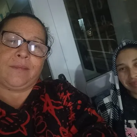 Acampó 48 horas en IOMA, explotó con su olla y cuenta su drama: "Desarmada"
