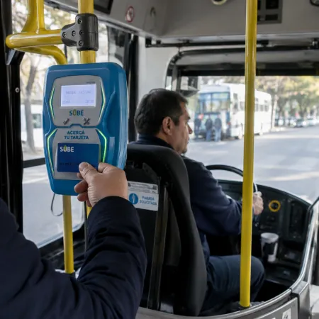 Interior vs. AMBA, la batalla por el colectivo: los 8 pedidos en Diputados