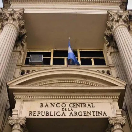 USD 1.224 millones menos: la otra cara de las reservas y las dudas sobre el plan de Milei