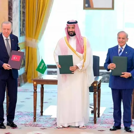 Arabia Saudita, Turquía y Pakistán sellan defensa común: alcance y límites
