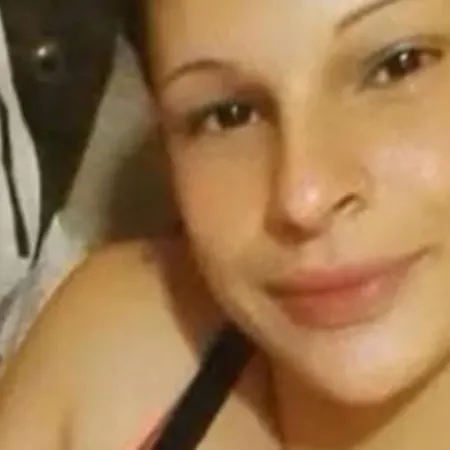 Los gritos de sus hijos alertaron al barrio: una mujer fue asesinada a puñaladas en Luján