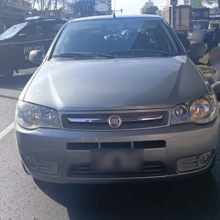 Los detectaron por un auto y descubrieron cómo robaban camionetas en la Ciudad