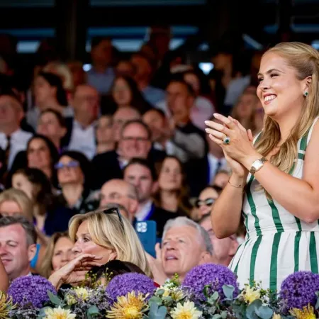 Amalia de Holanda mostró la cicatriz que le dejó su grave caída de un caballo