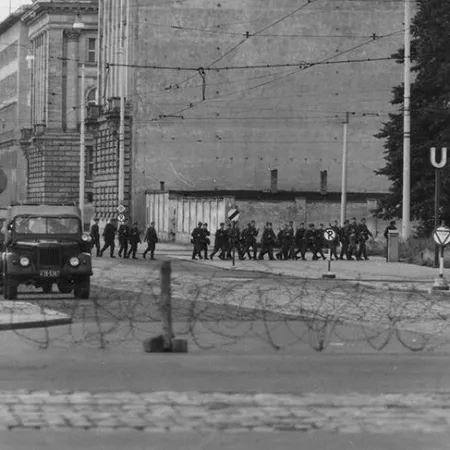 Alemania conmemora 65 años del inicio de la construcción del Muro de Berlín