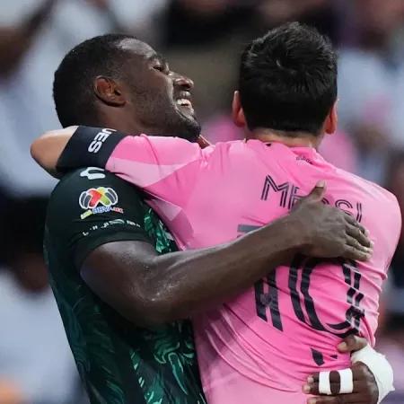 Jhohan Romaña y el gesto que le arrancó una sonrisa a Messi en pleno partido