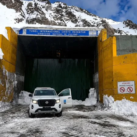 Paso Cristo Redentor: un mes cerrado por la nieve y ráfagas de 160 km/h