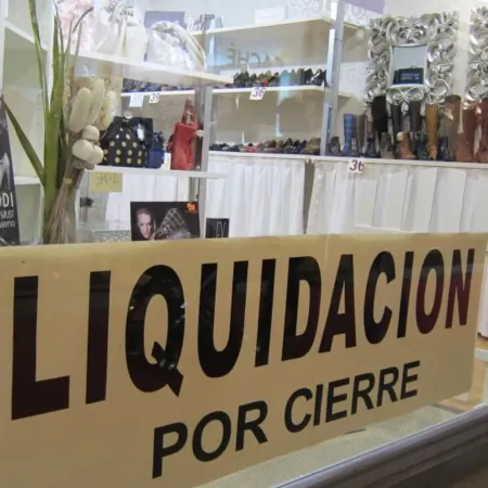 Cierres de empresas en Argentina: casi 80 por día bajaron sus persianas en mayo