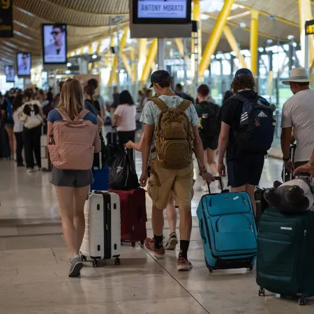 Viajes a Europa: cambian el equipaje de mano y las compensaciones aéreas, pero hay una letra chica