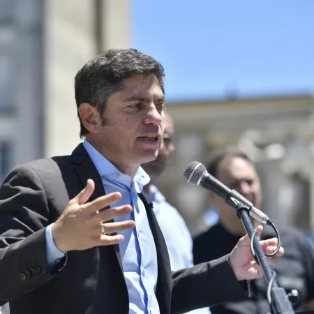 El armado de Kicillof ya recorre la Provincia y agita la interna del PJ bonaerense