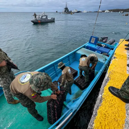 La guerra antidrogas de EE.UU. deja a pescadores de Ecuador entre cárteles y ataques