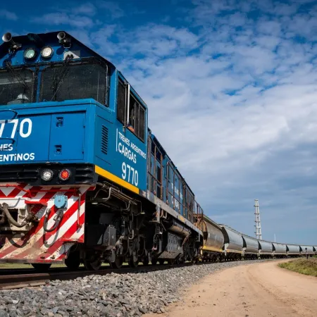 Milei cambia el RIGI para impulsar obras ferroviarias: las claves del decreto