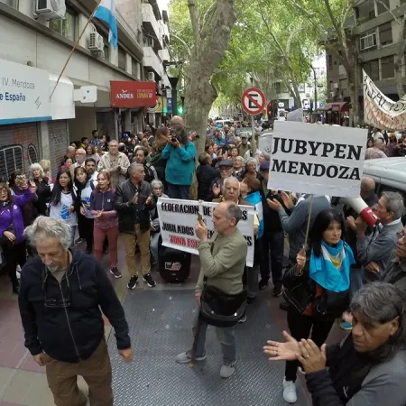 Qué piden los jubilados este miércoles y por qué puede cambiar sus prestaciones
