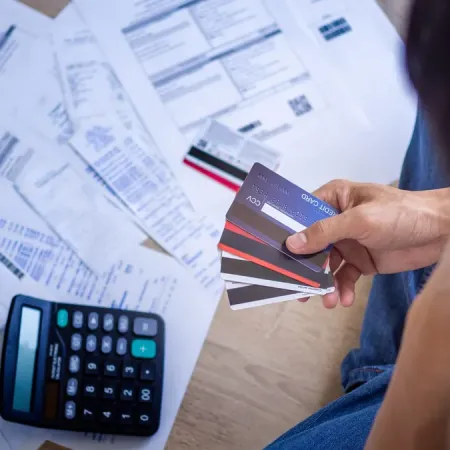 Deudas en CABA: los 10 bancos que permiten refinanciarlas con una tasa del 35%