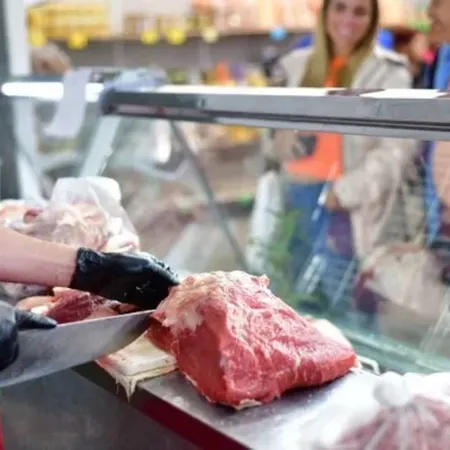 El consumo de carne cayó a su nivel más bajo en 20 años: las causas del desplome