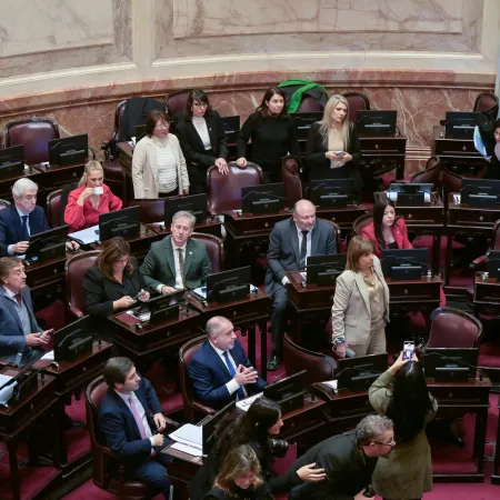 Sin votos para su propio menú, LLA negocia una nueva agenda en el Senado