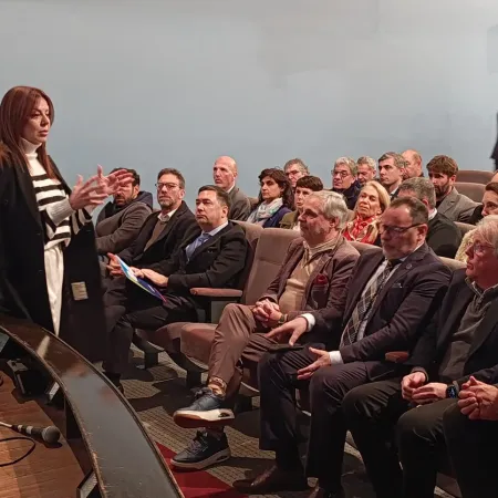 Pettovello reunió a empresarios para conectar capacitación y empleo en la ciudad