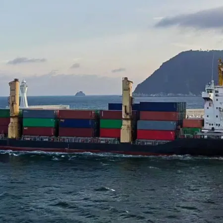 Corea del Sur probará una ruta ártica hacia Europa que evita el canal de Suez