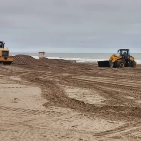 Polémica en Pinamar por un circuito de motocross en plena playa pública