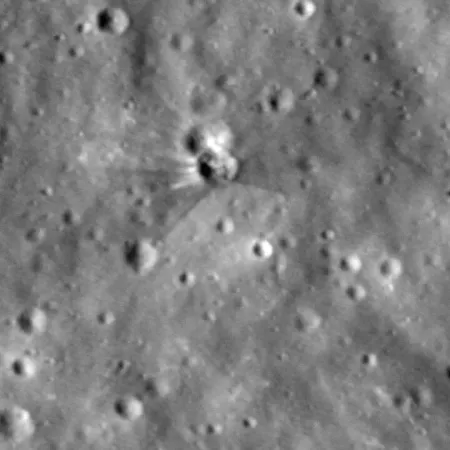 NASA muestra el cráter de 18 metros que dejó una etapa del Falcon 9 en la Luna