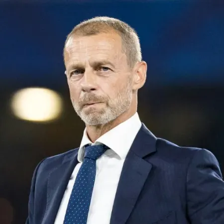 El presidente de la UEFA descartó ir por la FIFA, pero lanzó una advertencia a Infantino