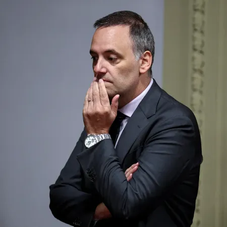 Más tiempo para Adorni: la jugada que retrasa sus explicaciones ante la Justicia