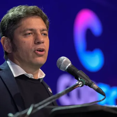 Kicillof cruzó a Milei por las deudas de las familias: “Es una estupidez”