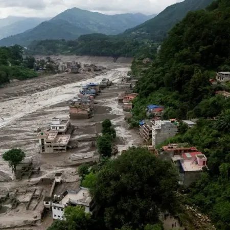 Rasuwa: Nepal eleva a 157 los muertos y busca a 403 desaparecidos