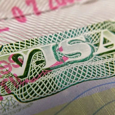 Estados Unidos pausa entrevistas de visas de inmigrante en todo el mundo