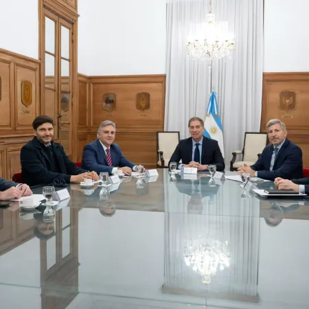 Santilli reunió a Pullaro, Llaryora y Frigerio: los temas que inquietan a la Región Centro