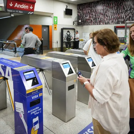 Jubilados podrán viajar gratis en subte con el DNI: quiénes acceden y cómo anotarse