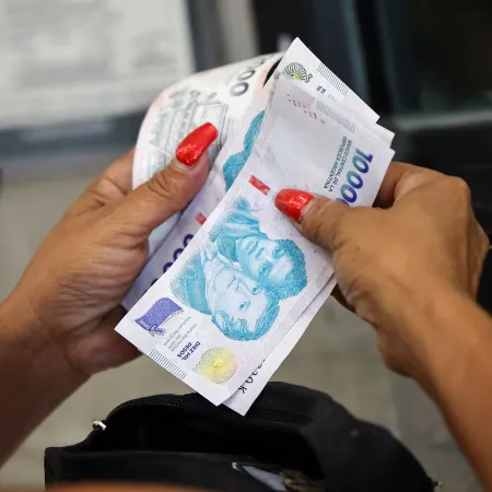 Escándalo y quiebre en la negociación del salario mínimo: el Gobierno definirá por decreto