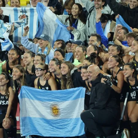 Las Leonas rompieron la grieta: el triunfo que celebraron Villarruel y Aníbal Fernández