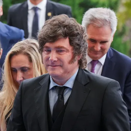 Milei arranca septiembre con una agenda que puede ordenar su frente político