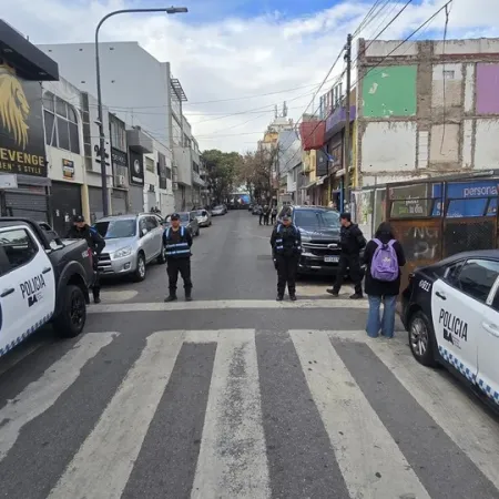 Tensión en Flores: desalojan una sinagoga tras un feroz conflicto entre fieles