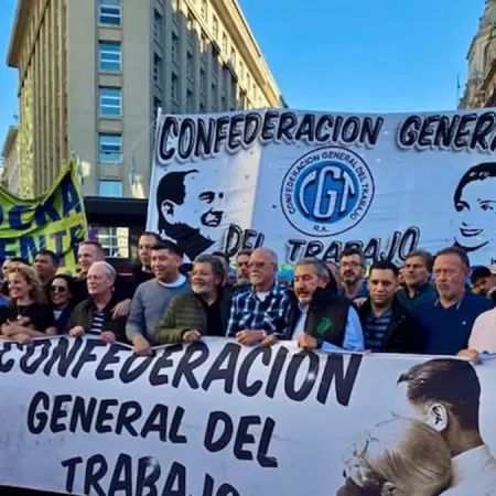 La CGT explotó contra el Gobierno por el salario mínimo y dejó abierta la puerta al paro