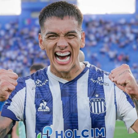 Racing negocia con Talleres por Matías Galarza tras la salida de Santiago Sosa