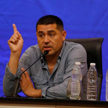 Novedades en Boca Juniors: Riquelme está a un paso de cerrar un número 9