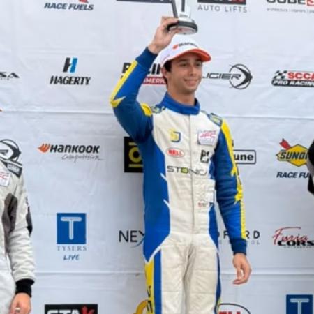 Lázaro Bainotti se consolida en la Fórmula 4 de Estados Unidos con una gran remontada
