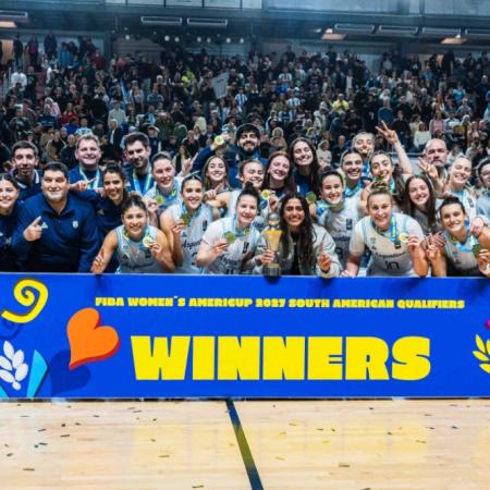 La selección femenina de básquet hizo historia y volvió a levantar el Sudamericano