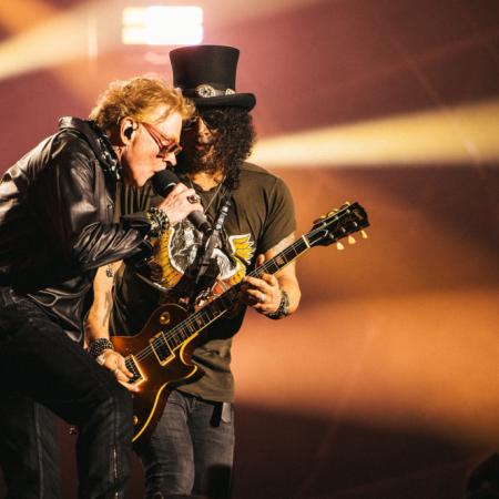 Slash adelantó que el regreso discográfico de Guns N' Roses está en marcha